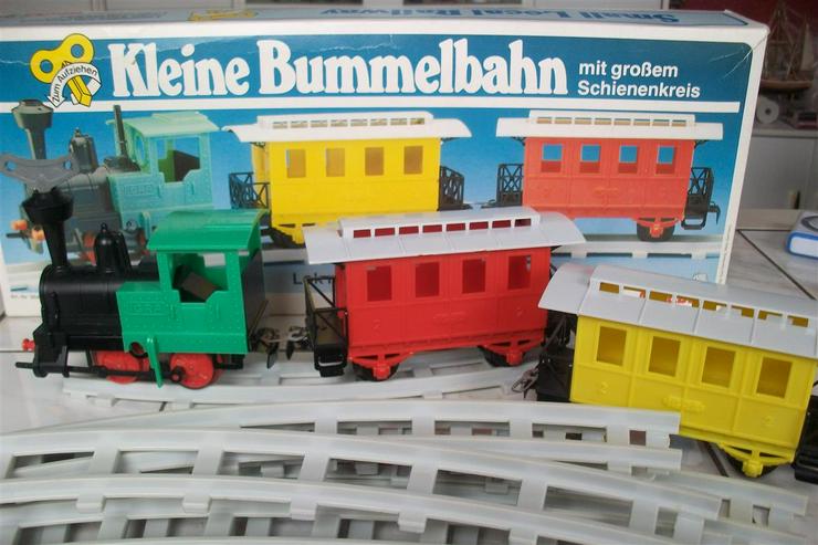 Bild 2: Kinderwerkbank und Lok Bummelbahn