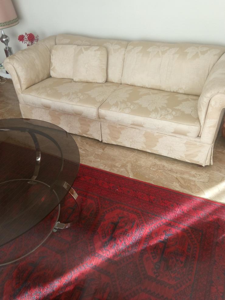 Bild 3: 2 Sessel, 1 Couch, 1 Glastisch Durchmesser 120 cm