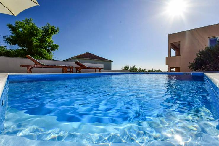 Kroatien, Ferienhaus mit Pool fast direkt am Meer nahe Zadar für Ihren perfekten Urlaub in Dalmatien, Kroatien, 6 km von Razanac - Ferienhaus Kroatien - Bild 12
