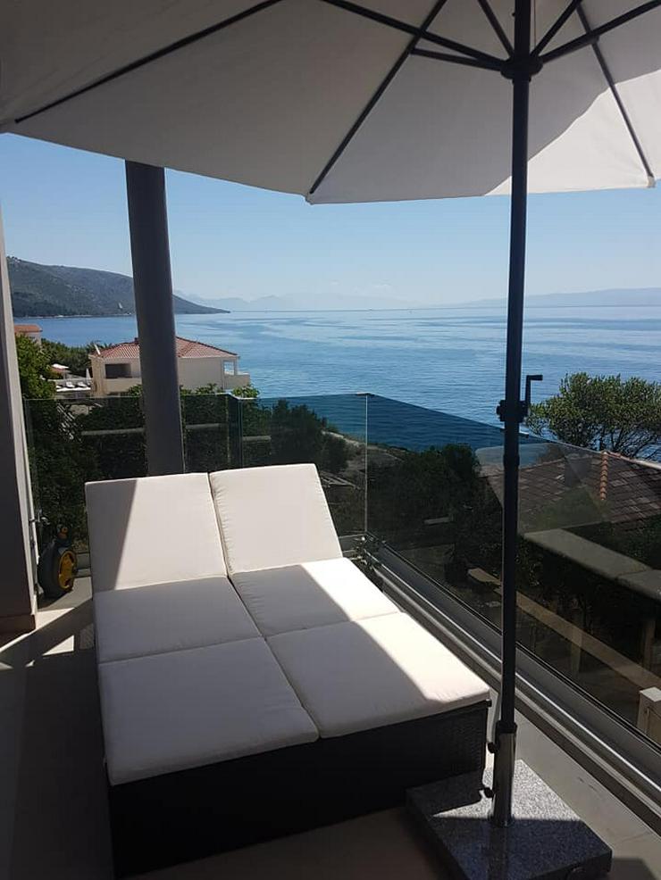 Bild 2: Strandnahe 2-Zimmer-Ferienwohnung mit Pool, Fitnessraum und Whirlpool direkt am Meer in Okrug Gornji, Dalmatien