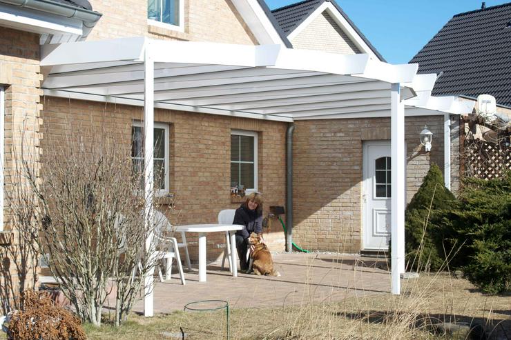 Bild 12: Anbaubalkone, Vordächer, Terrassendächer und Carports aus Aluminium