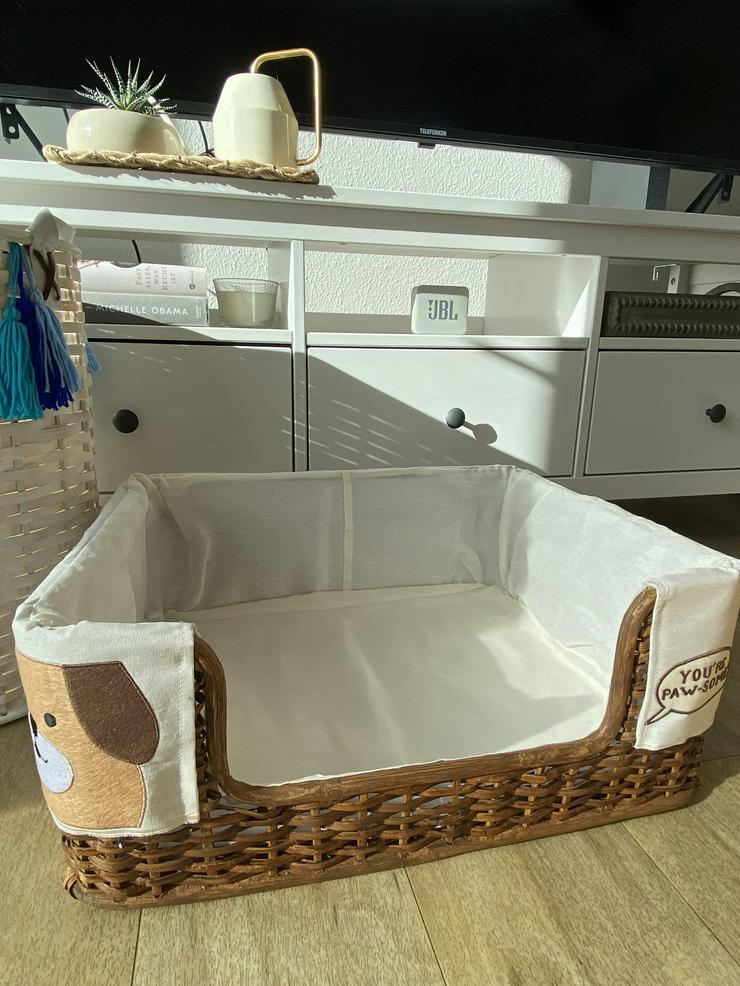 Bild 12: mittelgroßes Rattan Hundebett / Hundekorb / Dog Bed / Dog Basket