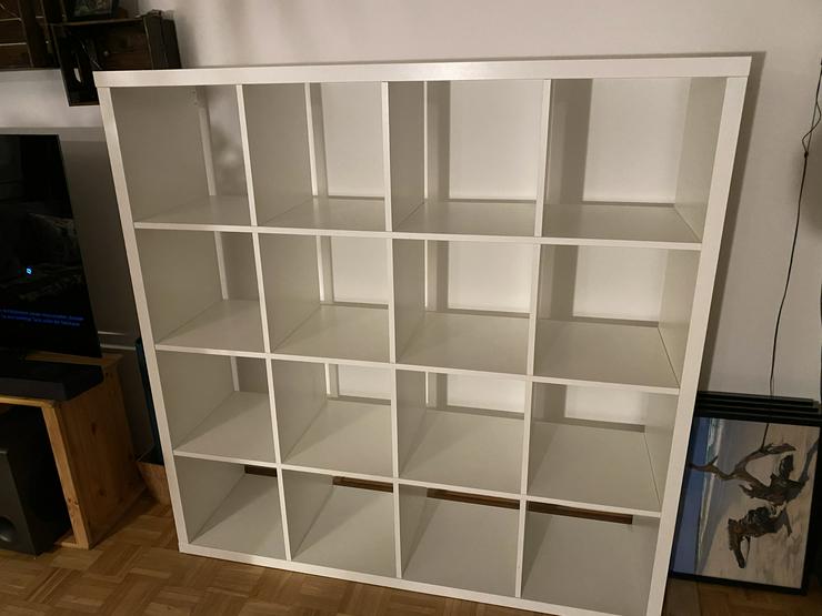 IKEA Kallax Regal, weiß, 147 x 147 cm, 16er gebraucht - Schränke & Regale - Bild 1