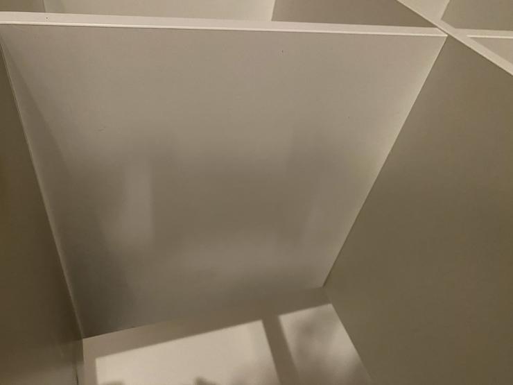 IKEA Kallax Regal, weiß, 147 x 147 cm, 16er gebraucht - Schränke & Regale - Bild 3