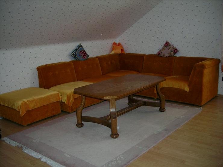 Couch-Garnitur mit Tisch