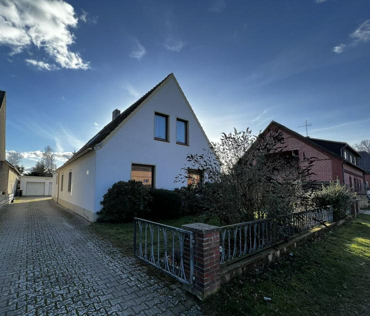 Bild 2: Rebenstorf / Wendland - Solides Einfamilienhaus mit überdachter Terrasse und massiver Doppelgarage