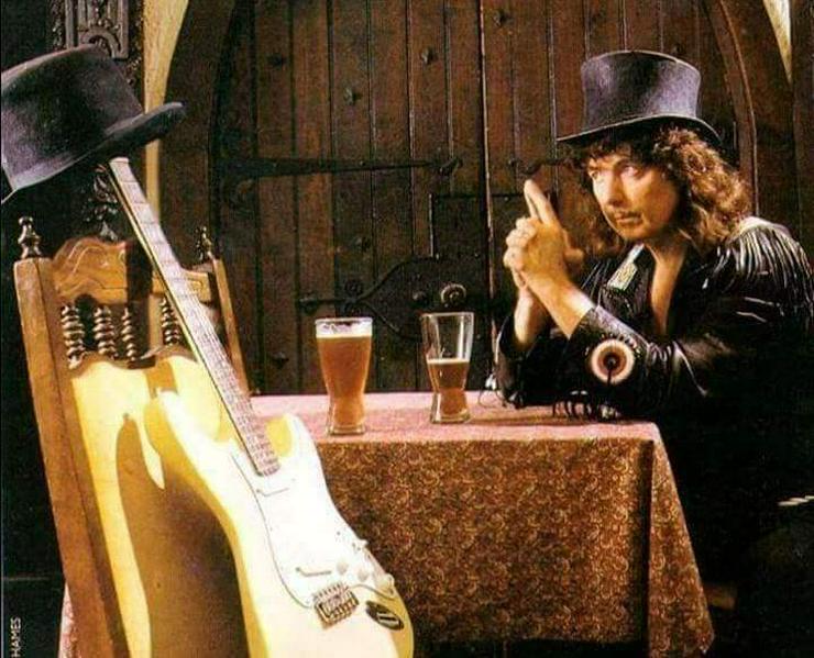 Bild 18: RitchieBLACKMORE78az AARONZZTOP ABBAZAPPA 