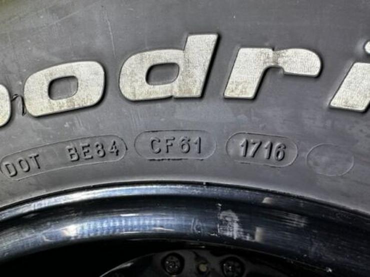 Bild 7: Original Beadlock Felgen mit Reifen Mercedes G 500 4x4 2