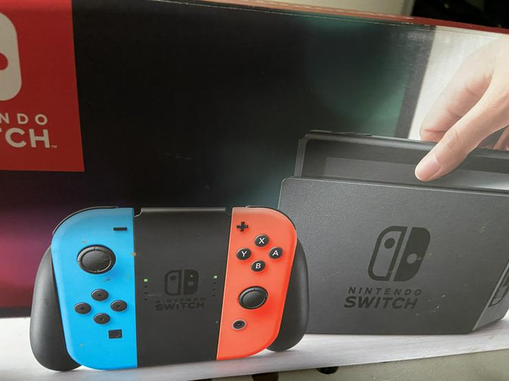 Bild 7: Nintendo Switch mit Zubehör 
