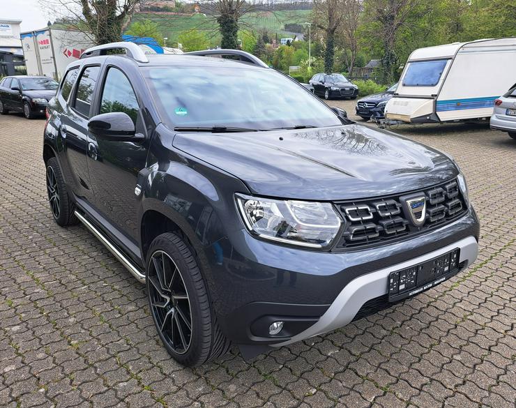 Bild 4: Dacia Duster Celebration II - Navi - Kamera - LM-Felgen 19 Zoll - Chrom-Schweller - Sonderräder - Komfort-Paket