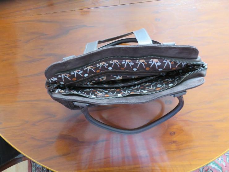 Bild 3: Damenhandtasche Wildleder braun Marke Manas