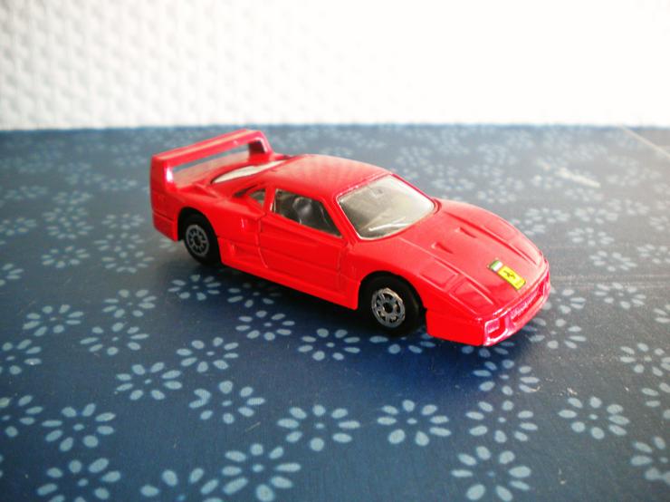 Bild 1: Maisto-Ferrari F40,ca. 7,5 cm