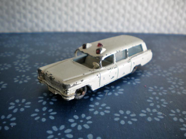 Matchbox Series No.54-S&S Cadillac Ambulance,England,50/60er Jahre - Modellautos & Nutzfahrzeuge - Bild 1