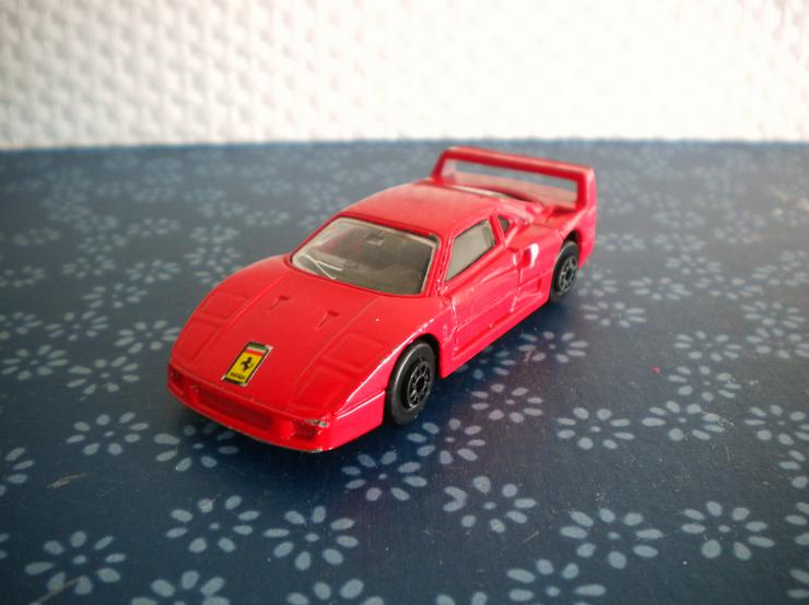 Bild 1: Maisto-Ferrari F40,ca. 7,5 cm