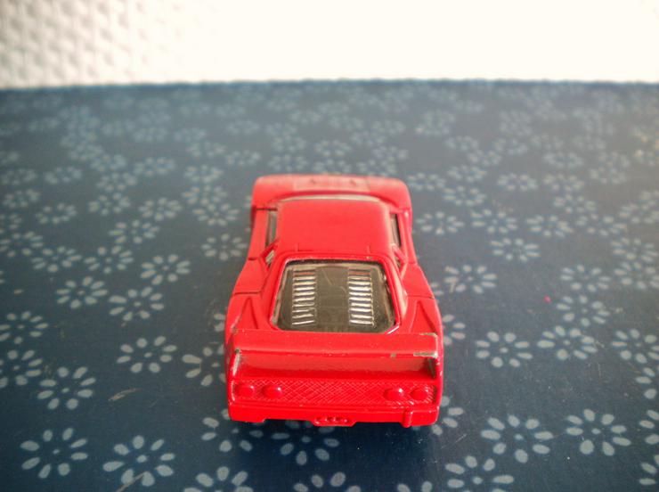 Bild 3: Maisto-Ferrari F40,ca. 7,5 cm