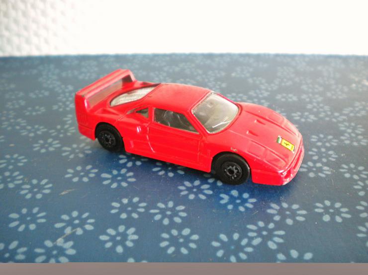 Bild 2: Maisto-Ferrari F40,ca. 7,5 cm