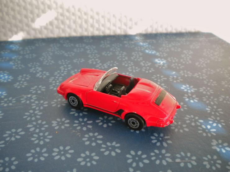 Bild 3: Maisto-Porsche 911 Speedster,ca. 7 cm