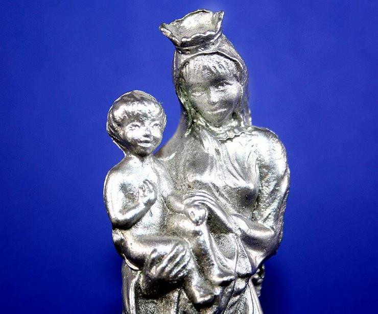 Bild 4: Madonna mit Kind kleine Heiligenfigur Zinn Spritzguss H. 10 cm - 190g