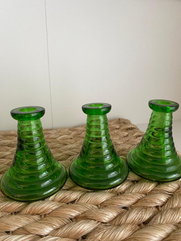 Bild 5: kleine grüne Blumenvase / Kerzenständer (18 Stück)
