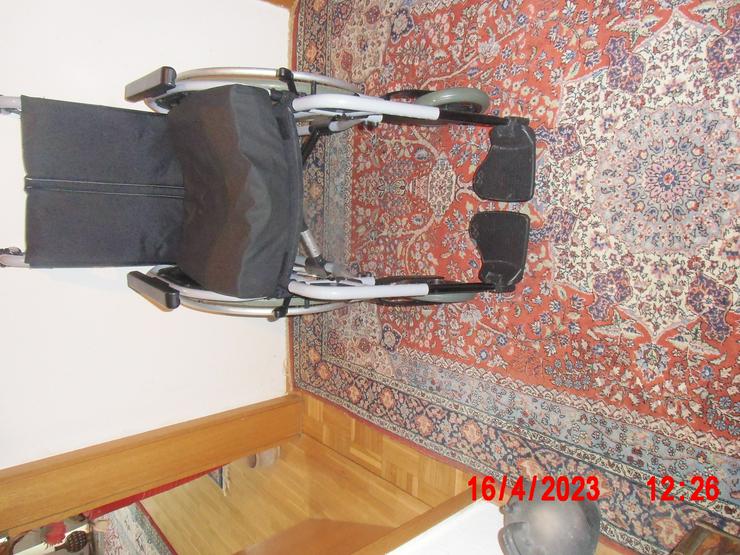 Wegen Todesfall, Rollstuhl Sondermodell der Firma B&B 1mal benutzt wie Neu mit 2 Sitzkissen - Rollstühle, Gehhilfen & Fahrzeuge - Bild 1
