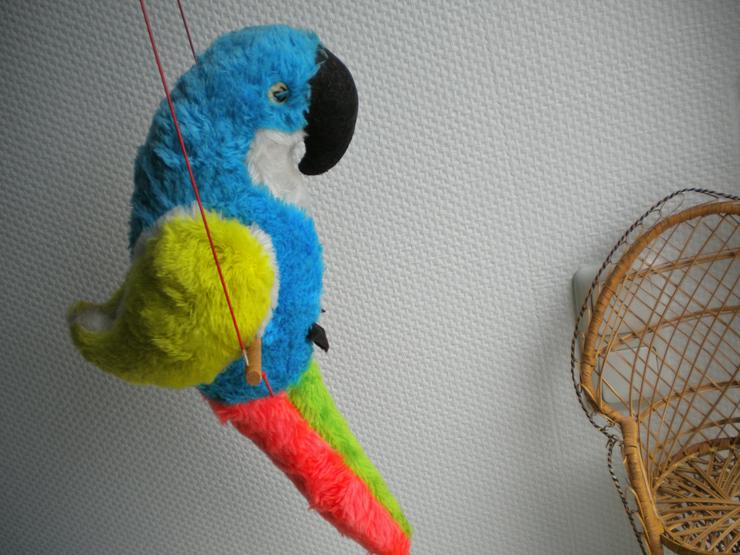 Papagei auf Stange zum Hängen,Stoff,fester Körper,Füllung,mit Funktion,ca. 41 cm,Alt - Spielwaren - Bild 2