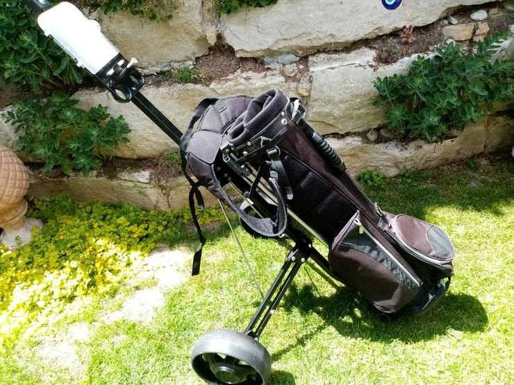 Golf Handtrolley mit Golfbag