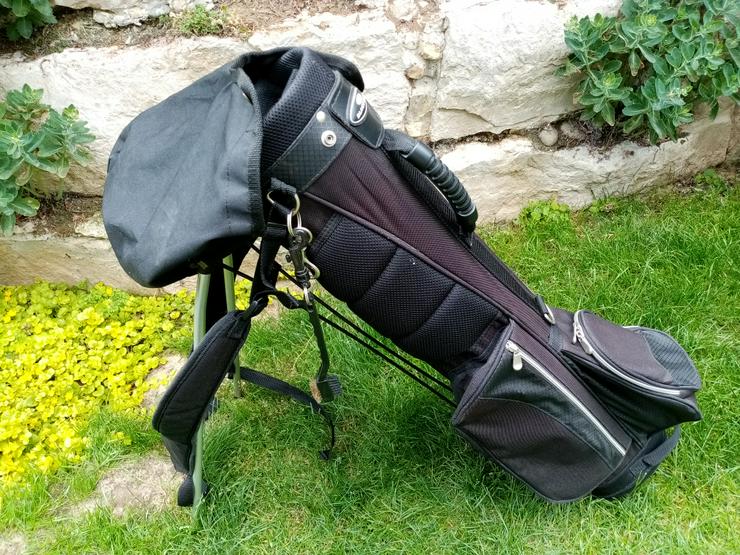 Bild 3: Golf Handtrolley mit Golfbag