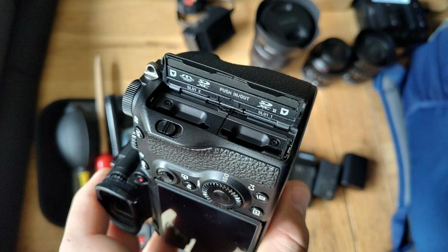 Sony Alpha a7 III spiegellose Vollformatkamera mit 3 extra großen Objektiven - Analoge Spiegelreflexkameras - Bild 4