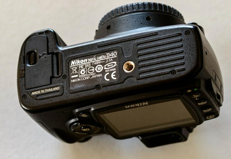 Nikon D40 - Defekt ! - mit originalem Ladegerät und originalem Akku - Digitale Spiegelreflexkameras - Bild 4