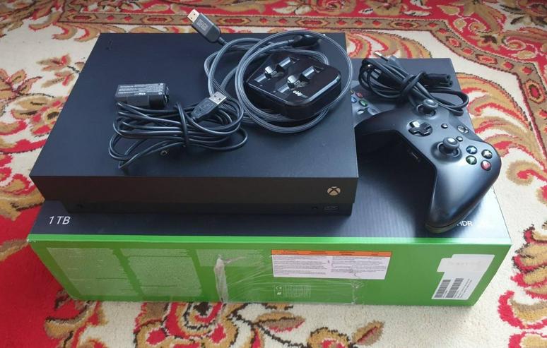 X Box One X 1TB - Xbox Konsolen & Controller - Bild 1