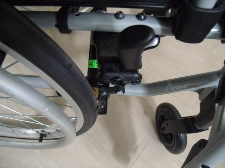 Bild 5: Rollstuhl Invacare Action NG 2