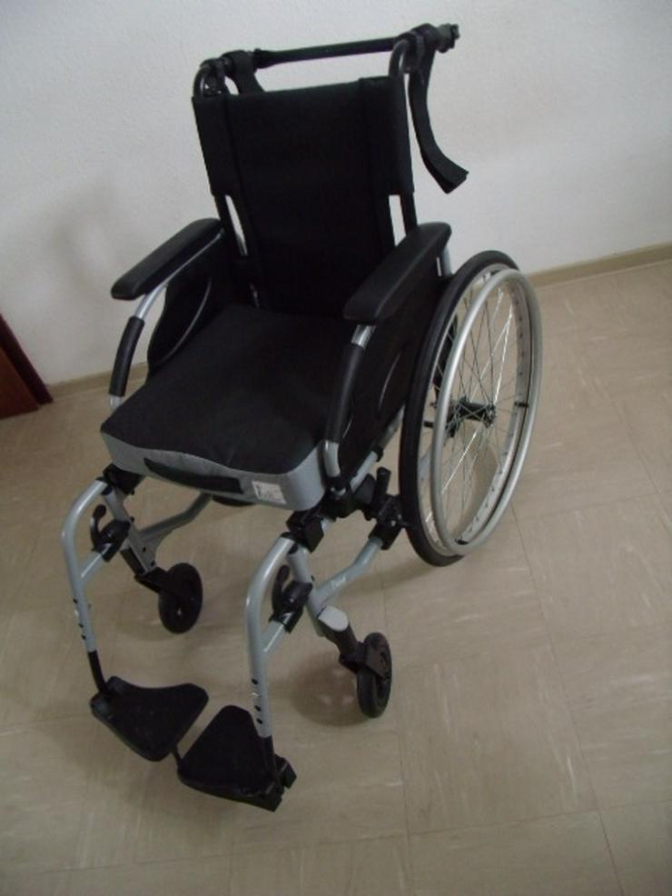 Bild 1: Rollstuhl Invacare Action NG 2