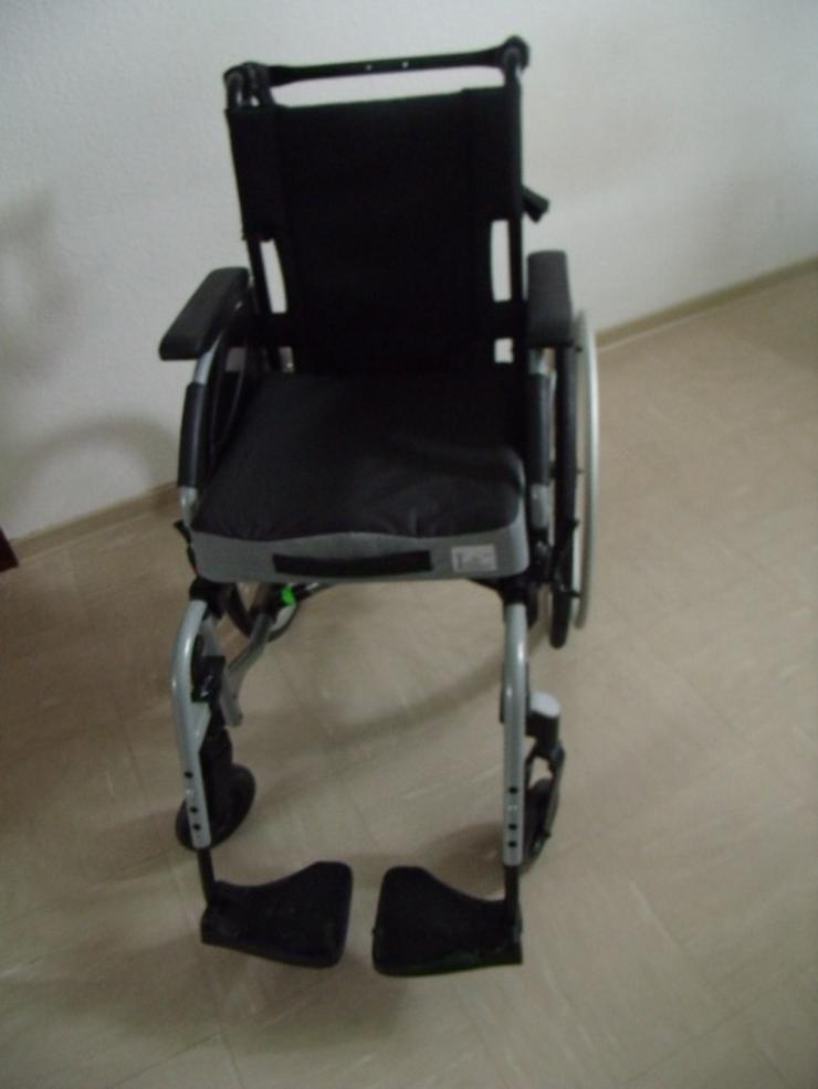 Bild 3: Rollstuhl Invacare Action NG 2