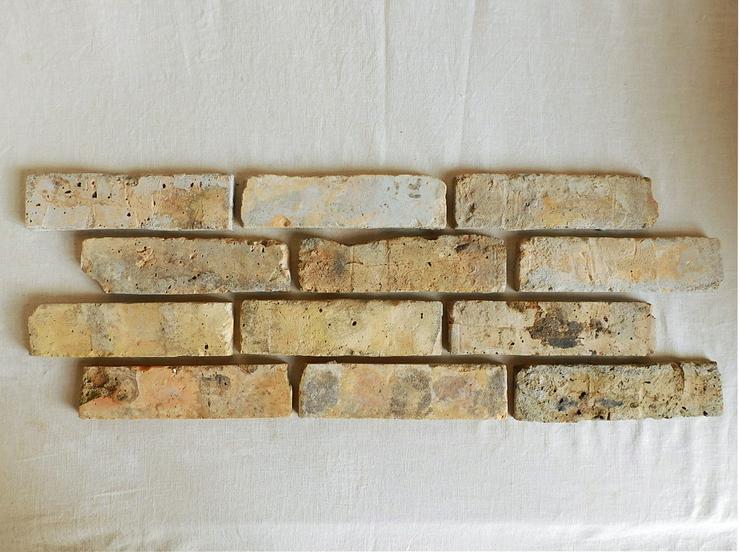 Bild 1: Antike Mediterrane alte Ziegel Klinker Riemchen Mauer verblend stein Wand gestaltung