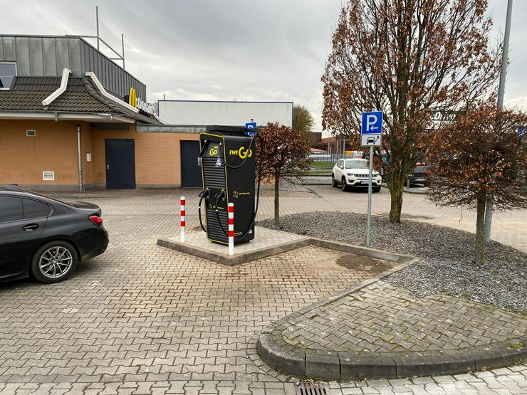 Bild 6: Errichtung von Ladestationen für Elektroautos im gesamten Gebiet in Deutschland