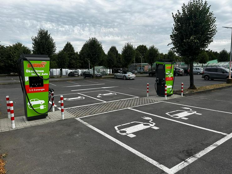 Errichtung von Ladestationen für Elektroautos im gesamten Gebiet in Deutschland