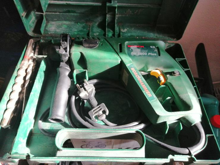 original Bosch Hammerbohrmaschine mit Werkzeugen im Koffer
