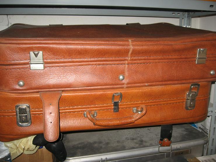 2 Koffer ca. 70 cm, Kunstleder braun, zu verschenken