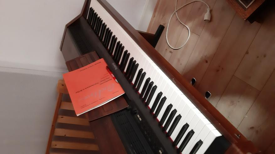 Roland Piano HP 4500S  mit Anschlagsdynamik ABHOLUNG DÜSSELDORF - Keyboards & E-Pianos - Bild 1