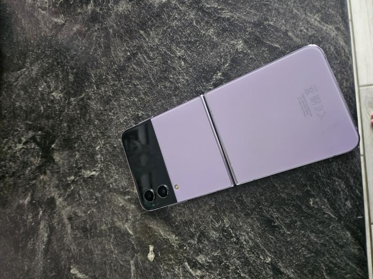Verkaufe Z flip4 purple lila  - Handys & Smartphones - Bild 1