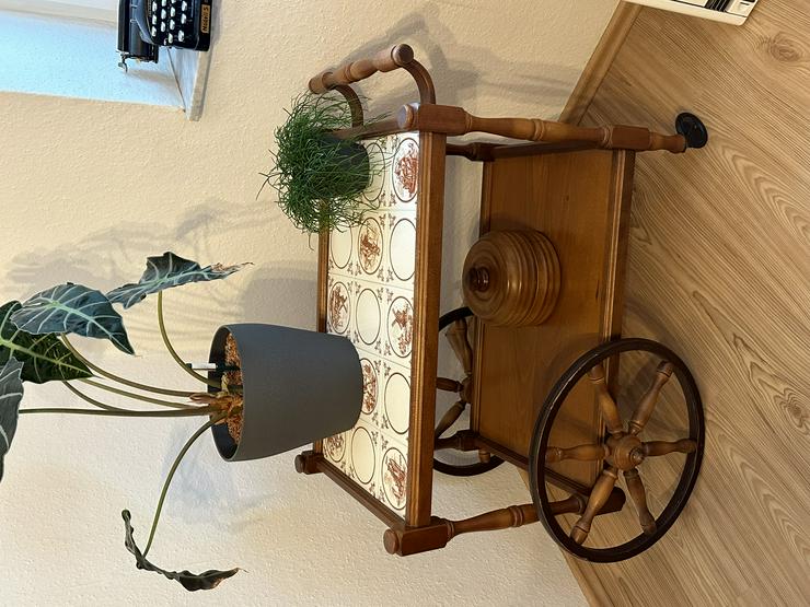 Bild 3: Antiker Teewagen