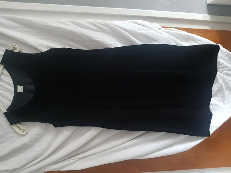 Bild 2: Da . Kleid , schwarz , Pannesamt. 