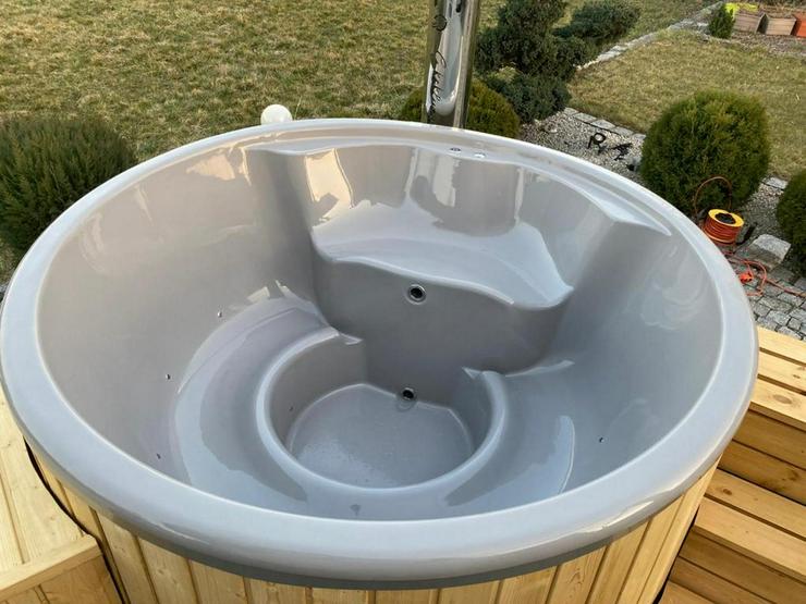 Bade Fass Hot Tubs BE Ø 2 m Badetonne LED 12 Jacuzzi Düsen Holzofen - Entspannung & Massage - Bild 7