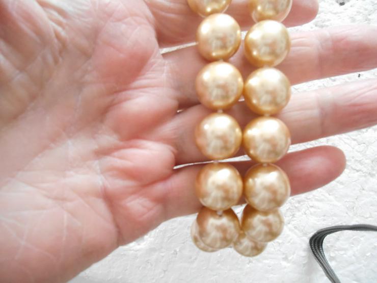 Muschelkern-Perlen - Halsketten & Colliers - Bild 3