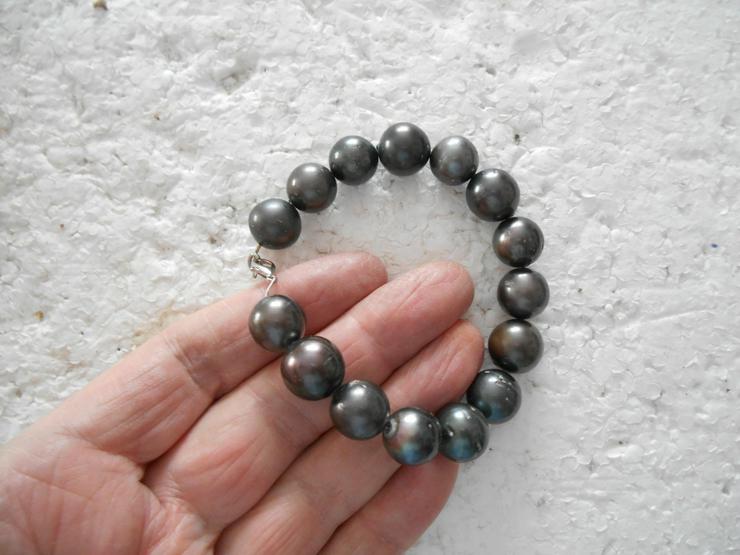schwarze SÜDSEE-Perlen - Armbänder & Armreifen - Bild 2