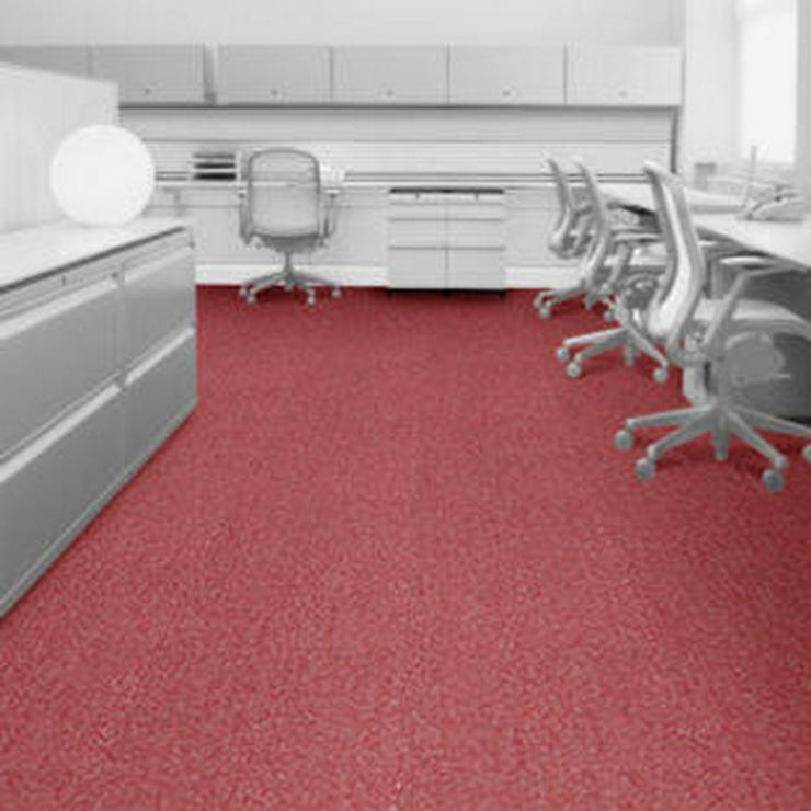 Bild 3: Schöne rosa/rote Teppichfliesen von Interface. Jetzt nur 2,50 €