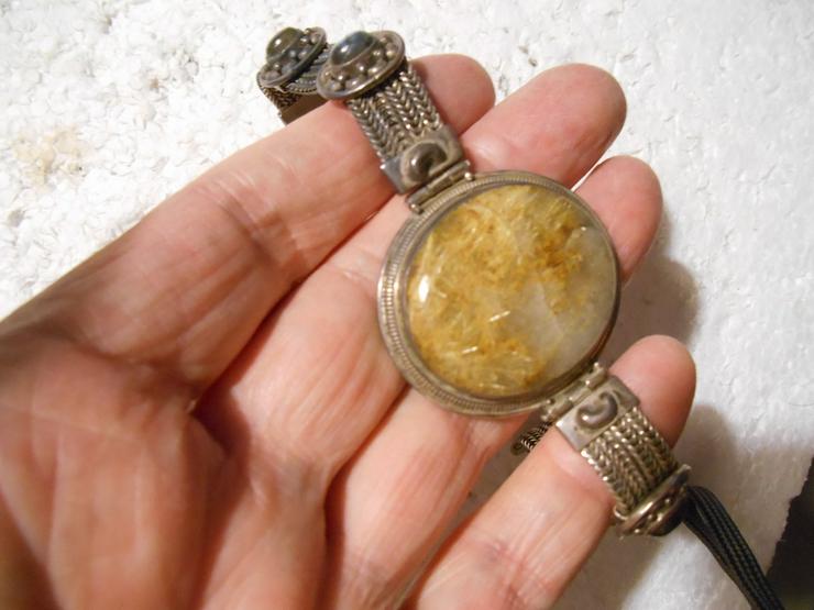 Bild 1: golden Rutilit.......Regenbogen-Mondstein.......Karneol-----Armband