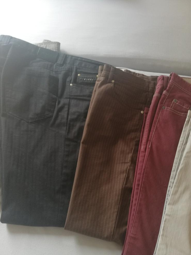 Bild 2: 18 wunderschöne Hosen, lang, diverse Farben in Top-Zustand zu verkaufen
