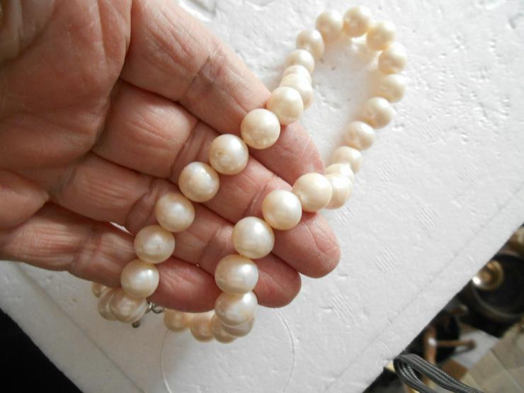 Bild 4: Kinder-Perlenkette und Halsband