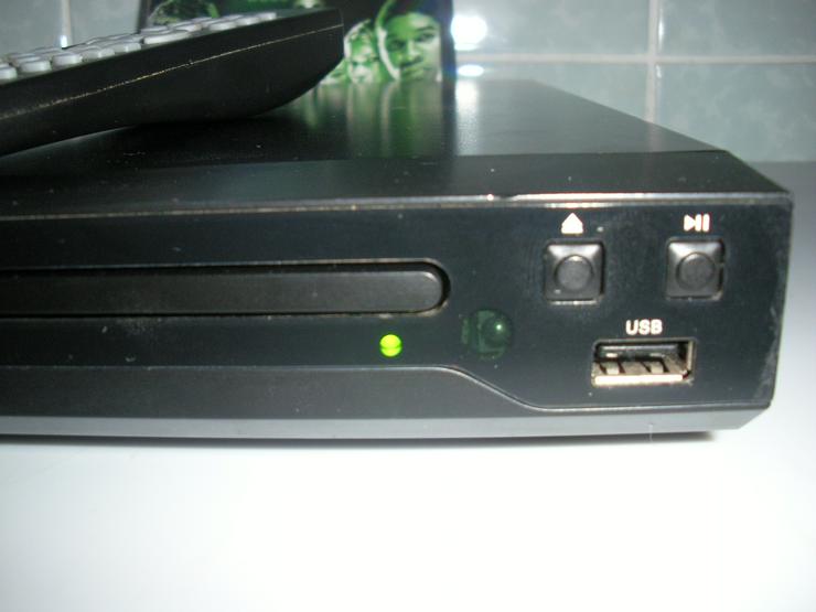 Bild 2: DVD Dyon DviX ,USB , Mit FB + Geschenk , Silber  Kette.